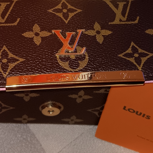 Vintage Louis Vuitton Wallet,Vuitton book,magnet,receipt,authentification paper. - Picture 2 of 16